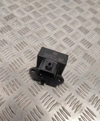 Ford S-MAX Fuel pump relay FU5A9D370KA
