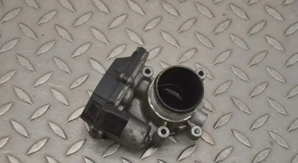 Volkswagen PASSAT B7 Throttle valve 03L128063R