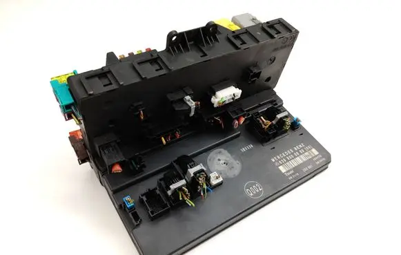 Mercedes-Benz Vito Viano W639 Comfort/convenience module 6399000800