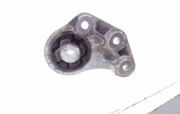 Audi A4 S4 B7 8E 8H Rear differential mounting bracket 8E0599125L