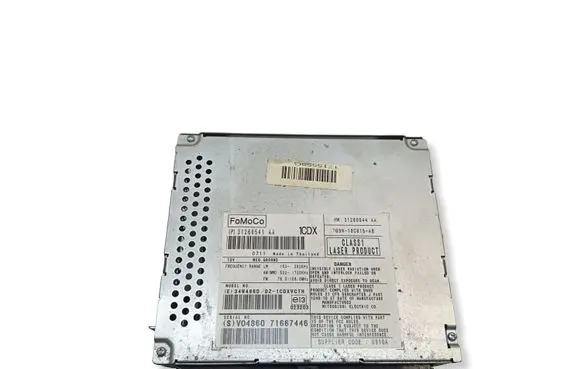 Volvo XC70 Radio/CD/DVD/GPS head unit 31260541