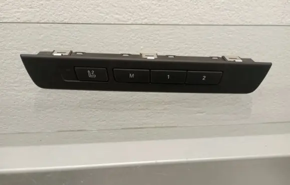 Multifunctional control switch/knob