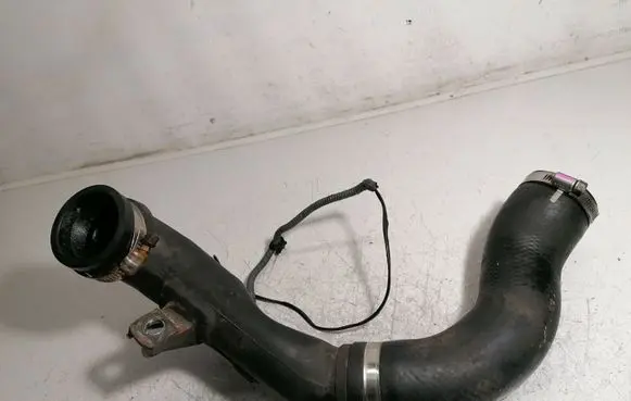 Toyota Avensis T270 Intercooler hose/pipe 173620R030
