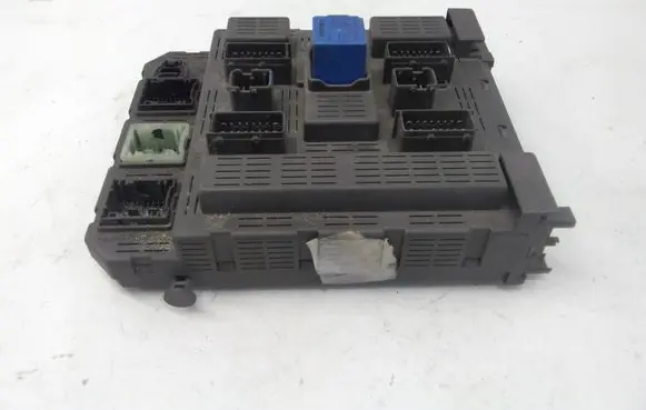 Peugeot 607 Fuse module 9640797880