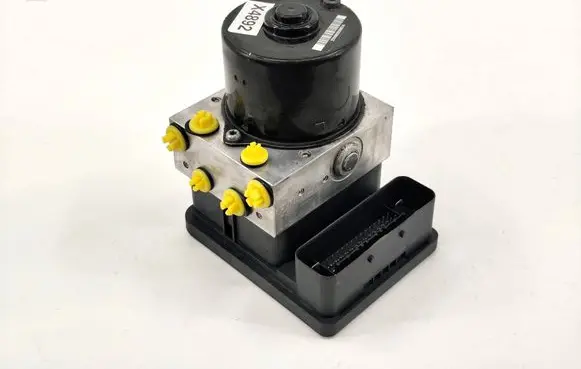 Ford Focus C-MAX ABS Pump 8M512C405EA 10020604094 10096001413