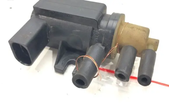 Seat Leon (1P) Fuel pressure regulator 1K0906627A