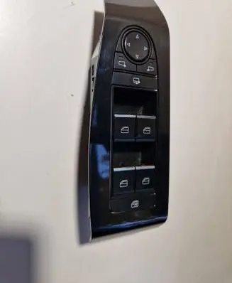 Mazda 3 Electric window control switch BDMC66350A