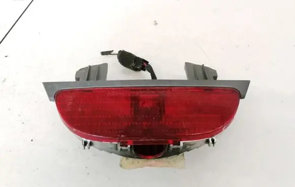 KIA Carnival Third/center stoplight