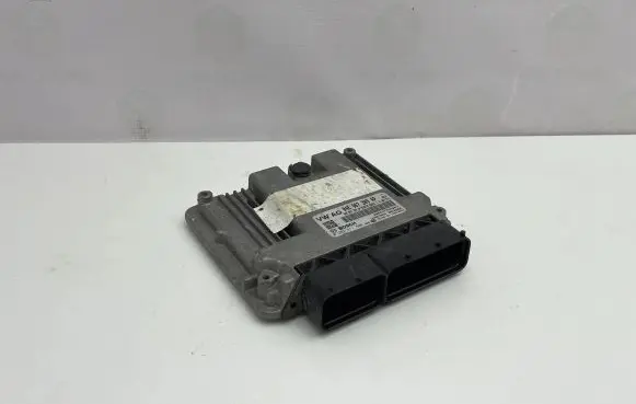 Volkswagen Jetta VI Engine control unit/module 04E907309AP 0261S11600