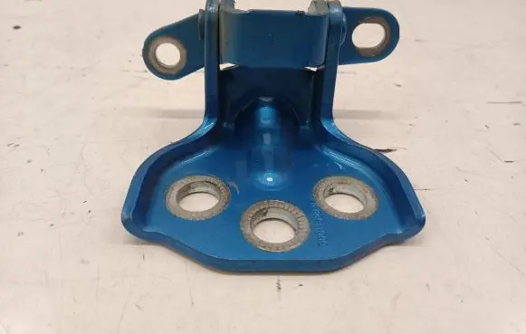 MG ZS Rear door lower hinge