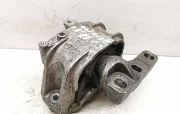 Skoda Octavia Mk2 (1Z) Engine mount bracket 1K0199262AS