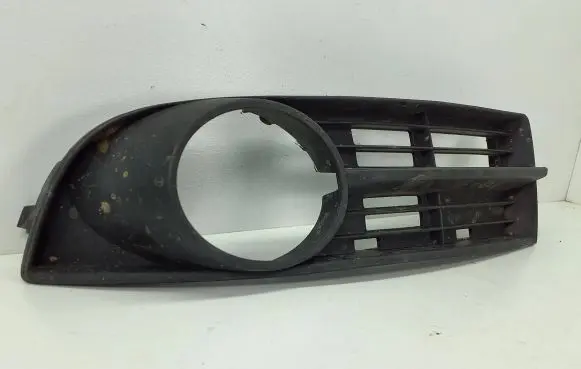 Volkswagen Touran I Front bumper lower grill 1T0853665A