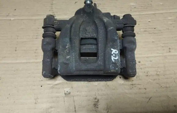 Honda CR-V Rear brake caliper