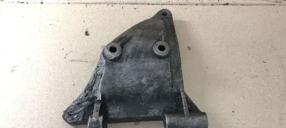 Audi A6 S6 C5 4B A/C compressor mount bracket 059260885E