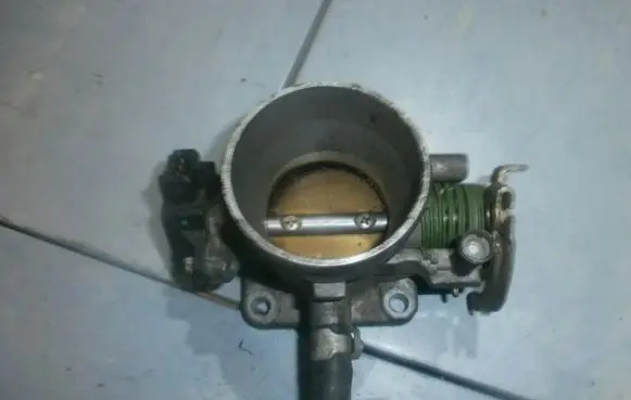 Hyundai Coupe Throttle valve 21178y02