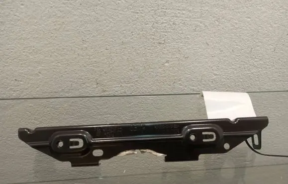 BMW 4 F32 F33 Radiator support slam panel bracket 7266168