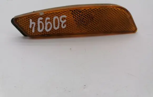 Cadillac CTS Front bumper turn signal 25699380