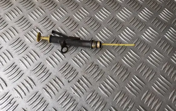 Volvo XC90 Oil level dip stick