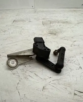 Headlight/headlamp level sensor