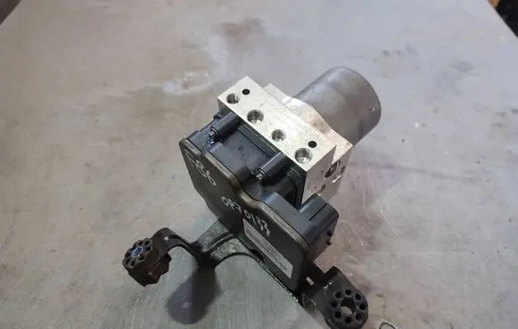 BMW X5 F15 ABS Pump 6884729