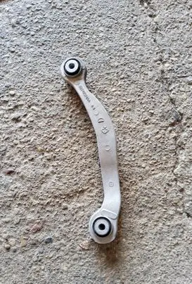 Dodge Challenger Rear control arm 68210524AA