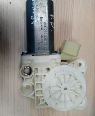 Mercedes-Benz CLK A209 C209 Front door window regulator motor A2308200942 AHA37