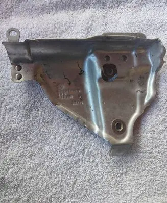 Skoda Fabia Mk3 (NJ) Heat shield in engine bay 04E253041F