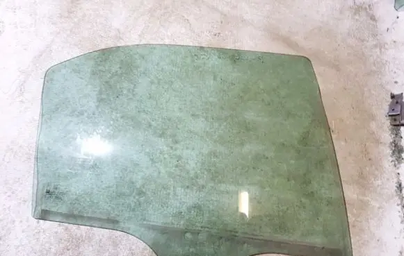 Peugeot 406 Rear door window glass