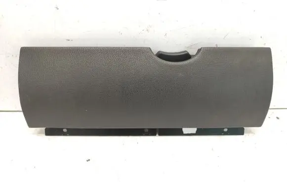 Glove box