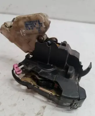 Subaru Impreza II Front door lock 0892043B 000825 61100FE010