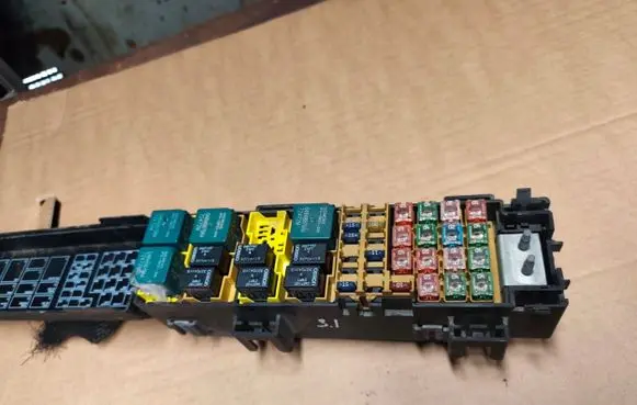 Jeep Grand Cherokee (WJ) Fuse box set