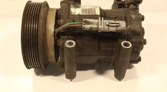 Renault Clio III Air conditioning (A/C) compressor (pump) 8200819568