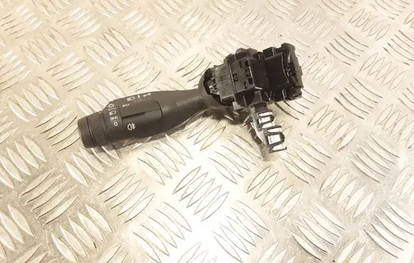 Volvo S60 Indicator stalk 31674102