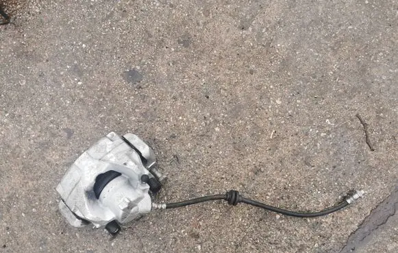Renault Clio V Front brake caliper