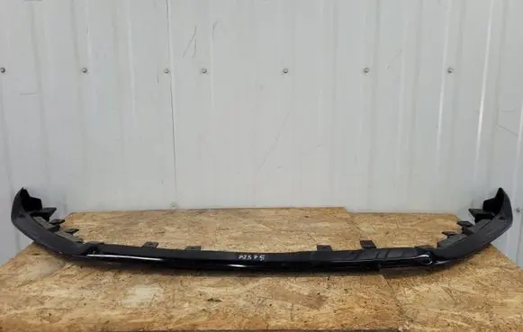 Front bumper lip