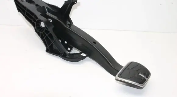 BMW i4 Brake pedal 689111801
