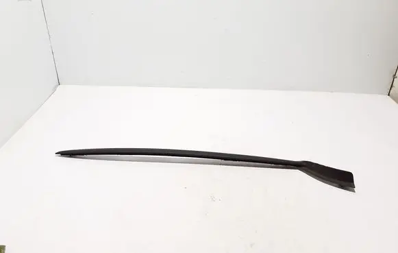 Volvo C40 Windshield trim 32262940