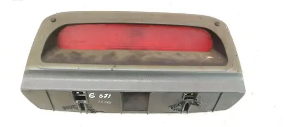 Nissan Micra Third/center stoplight 015365 E102314