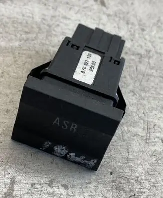 Traction control (ASR) switch