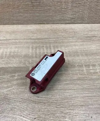 Volkswagen Golf IV Airbag deployment crash/impact sensor IJ0909606D 45970208