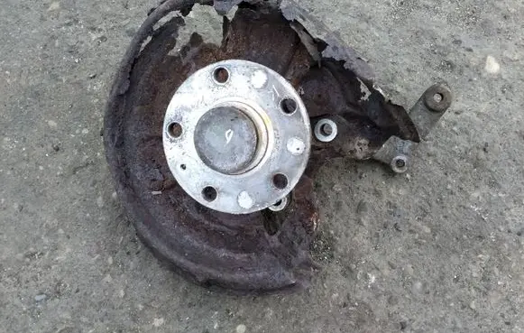 Volkswagen Golf V Rear wheel hub spindle/knuckle 