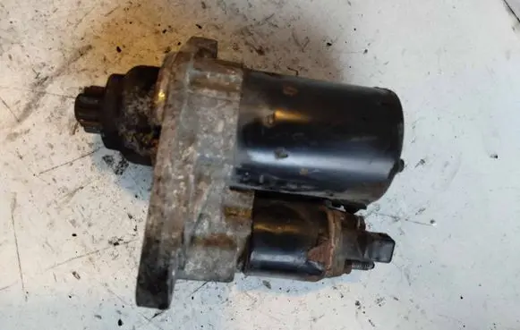 Volkswagen Polo IV 9N3 Starter motor 02T911023