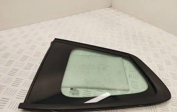 Opel Zafira C Rear side window 43R001564