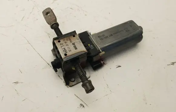 Mercedes-Benz S W221 Seat adjustment motor 0390203254 904540