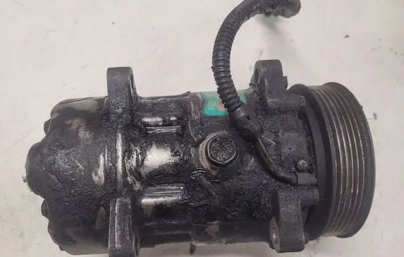 Citroen C5 Air conditioning (A/C) compressor (pump) 1967702260 1227F