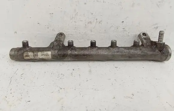 Volkswagen Touran II Fuel main line pipe 03L130089B