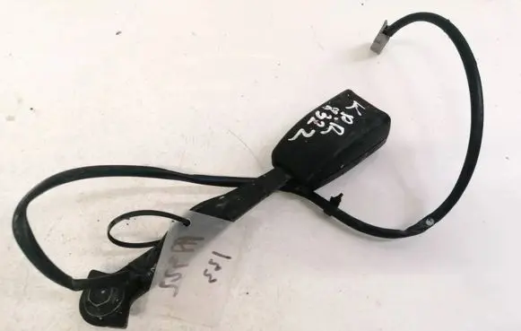 Mazda 5 Front seatbelt buckle 