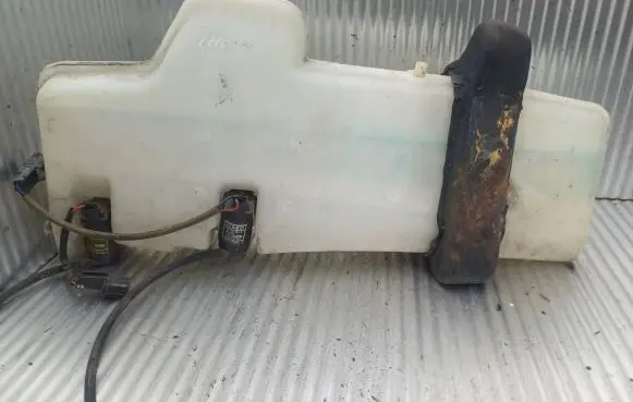 Hyundai Terracan Windshield washer fluid reservoir/tank 98610H1001