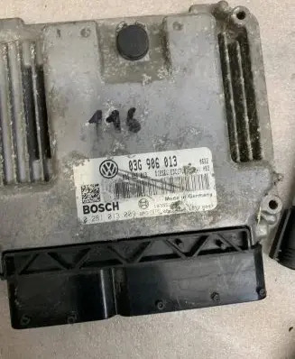 Seat Ibiza IV (6J,6P) Engine control unit/module 03G906013 0281013009 1039S19077