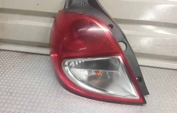Renault Clio III Rear/tail lights 26110102 8200886944